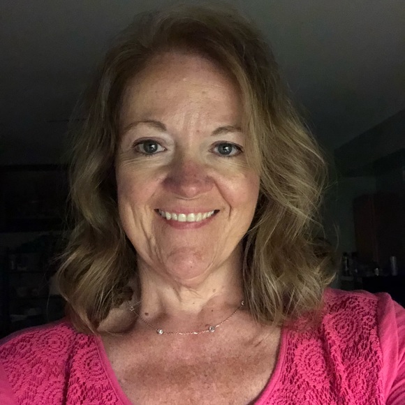 Meet your Posher, Cindy - Picture 1 of 1